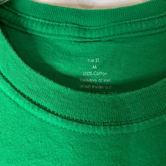 Oh Snap Christmas tee. Size M - Picture 3 of 5